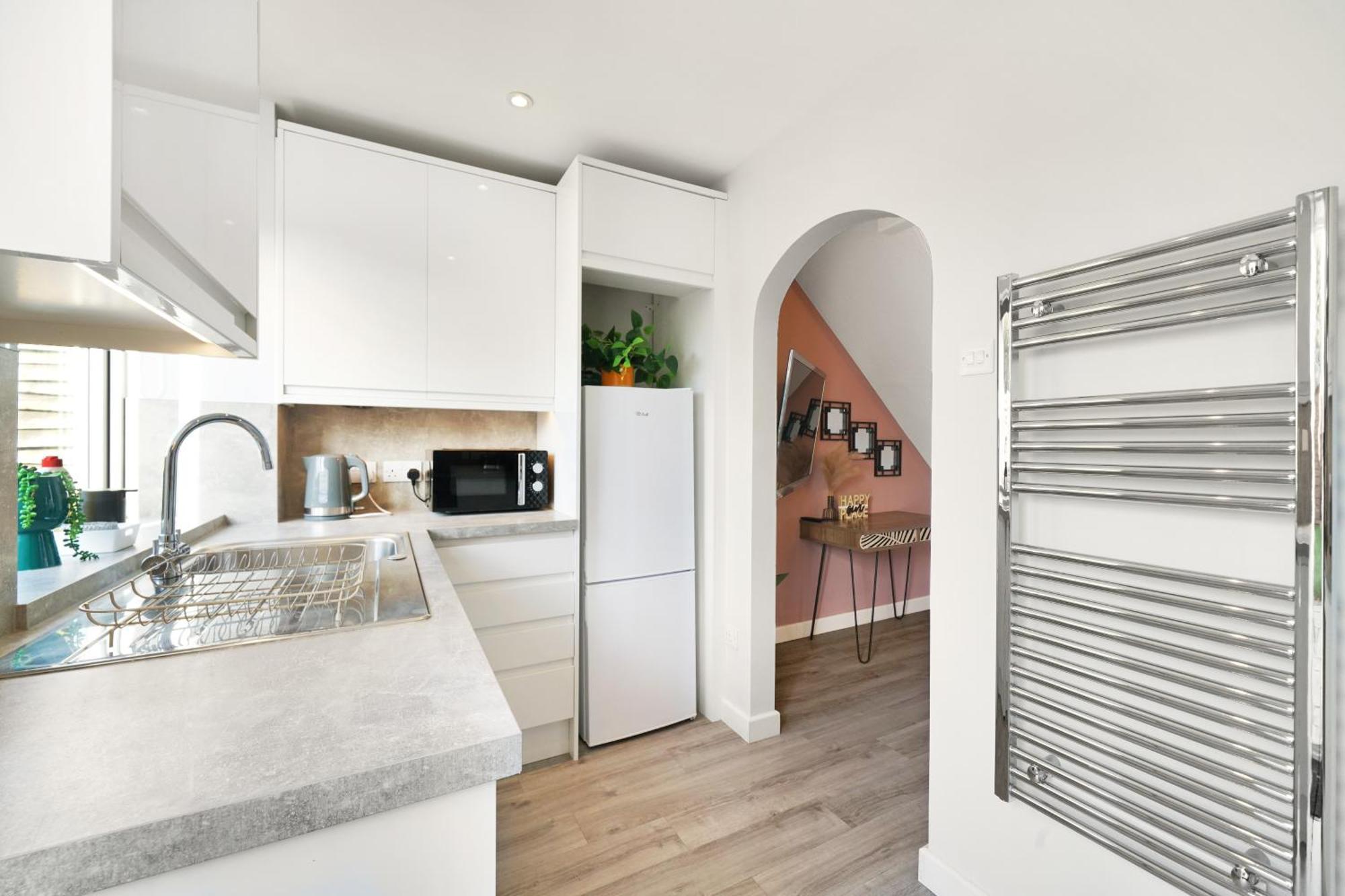 Cosy Corner In Aylesbury Near Stoke Mandeville Hospital & Town Centre With Private Parking Экстерьер фото
